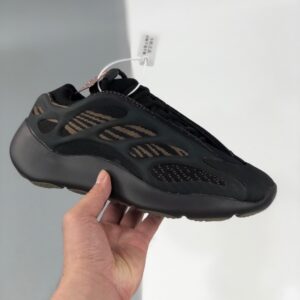 Ad Yeezy 700 v3 Clay Brown GY0189