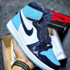 Air Jordan 1 Retro High OG UNC