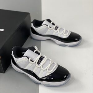 Air Jordan 11 Retro Low “Concord”