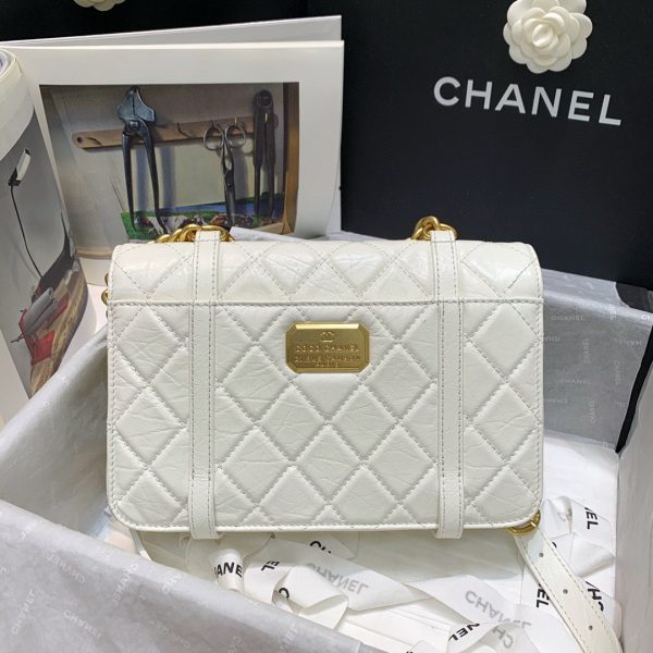 CHANEL-Large-Chane-retro-messenger-bag-600x600-1.jpg