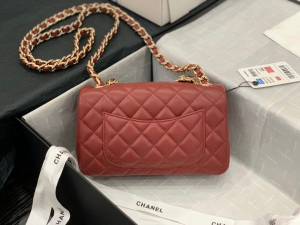 CHANEL-flap-bag-red-AS23265-600x450-1.jpg