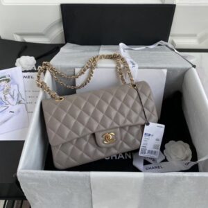 Chanel Caviar Calfskin Classic Flap Bag A01112