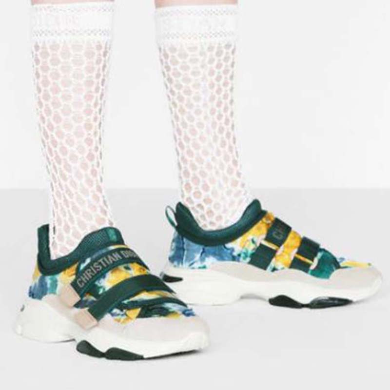 Dior-Women-D-Wander-Sneaker-Uber-Cypress-Green-Camouflage-Tie-Dior-Technical-Fabric-1-1.jpg