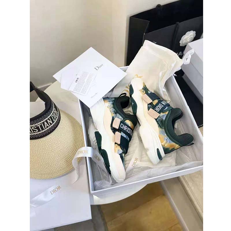 Dior-Women-D-Wander-Sneaker-Uber-Cypress-Green-Camouflage-Tie-Dior-Technical-Fabric-7.jpg
