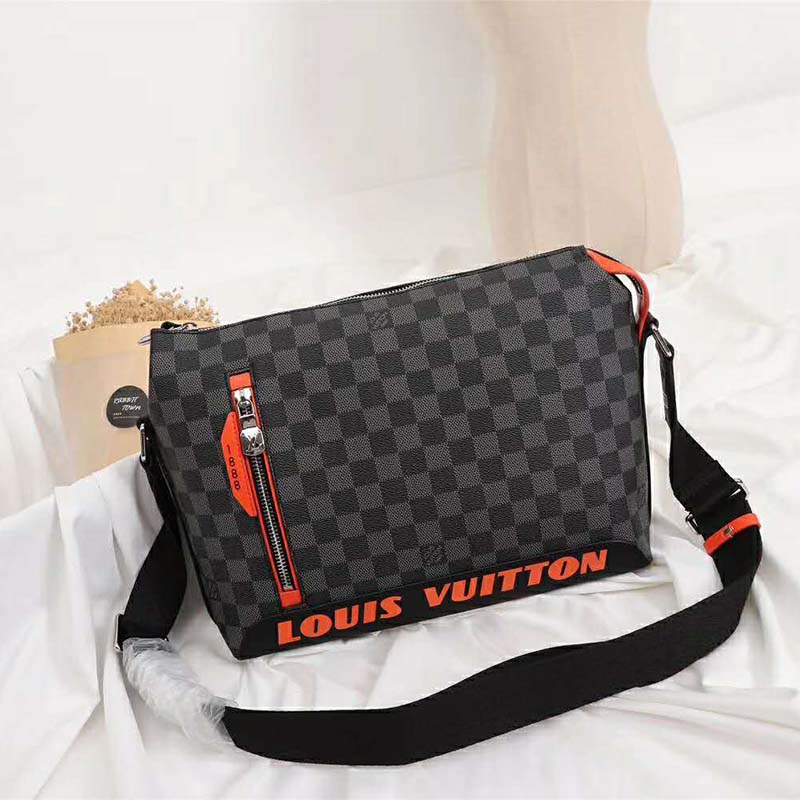 Louis-Vuitton-LV-Men-Damier-Cobalt-Race-Discovery-Messenger-PM-Bag-Grey-1.jpg
