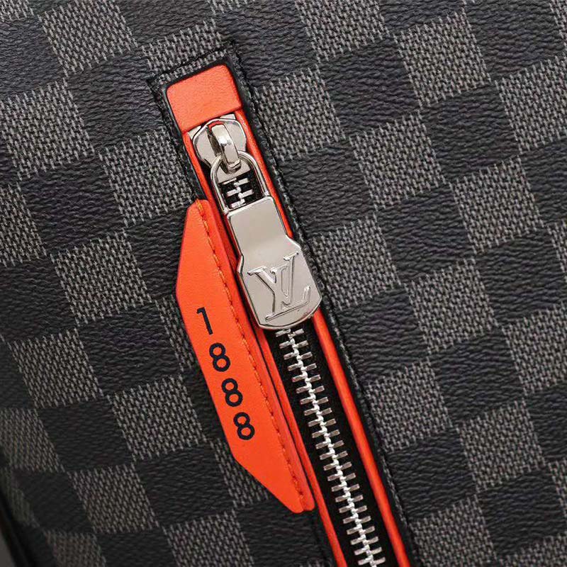 Louis-Vuitton-LV-Men-Damier-Cobalt-Race-Discovery-Messenger-PM-Bag-Grey-6.jpg