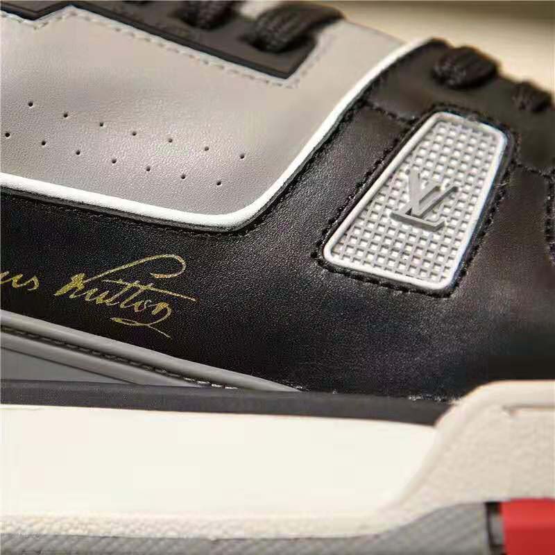 Louis-Vuitton-LV-Unisex-LV-Trainer-Sneaker-in-Calf-Leather-Black-5.jpg