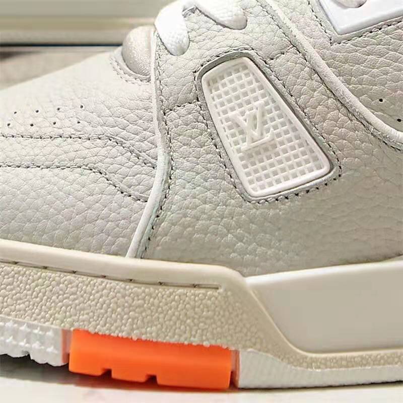 Louis-Vuitton-LV-Unisex-LV-Trainer-Sneaker-in-Grained-Calf-Leather-White-10.jpg