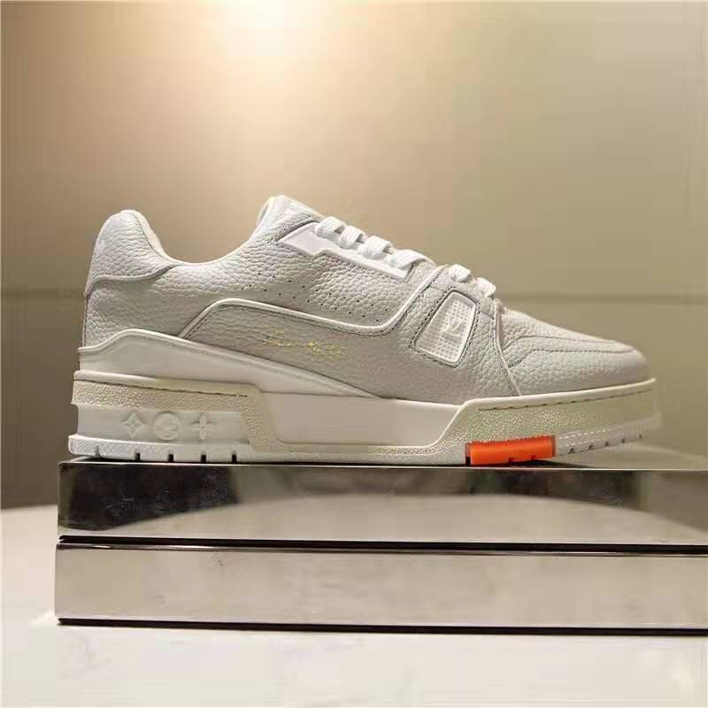 Louis-Vuitton-LV-Unisex-LV-Trainer-Sneaker-in-Grained-Calf-Leather-White-4.jpg