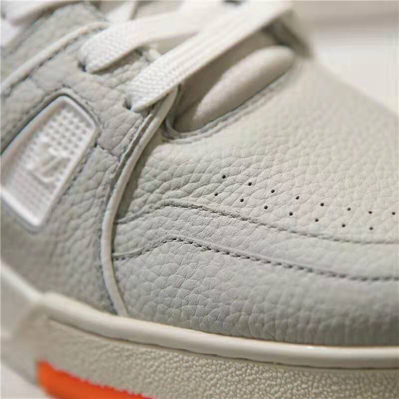 Louis-Vuitton-LV-Unisex-LV-Trainer-Sneaker-in-Grained-Calf-Leather-White-8.jpg