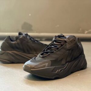 Yeezy 700 MNVN
