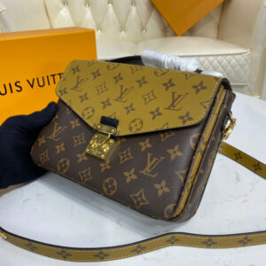 Louis Vuitton Pochette Métis Monogram